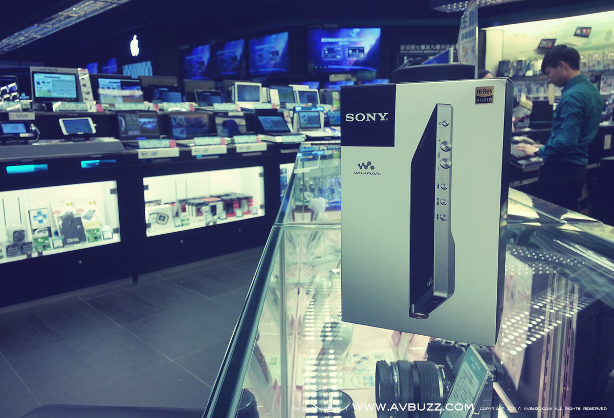 求戀期Sony ZX-1-AvBuzz