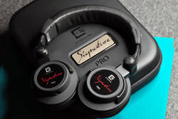 �ʭ��ۤ��G Ultrasone Signature Pro Headphone