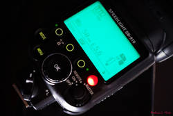 �ʭ��ۤ��G NIKON SB910