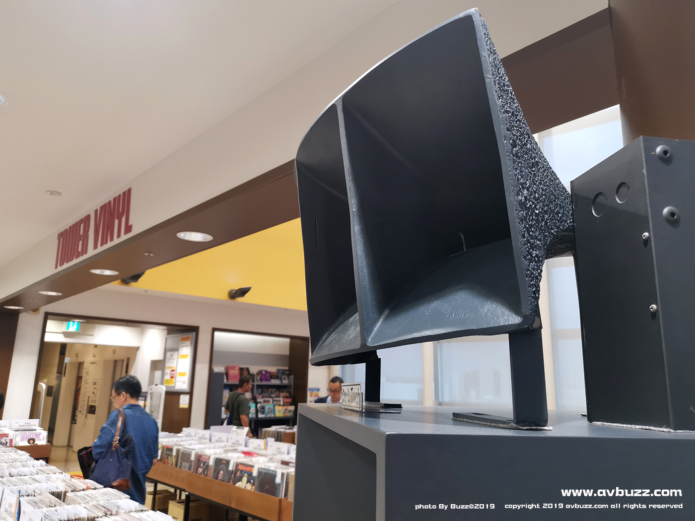 Shinjuku tower records 010