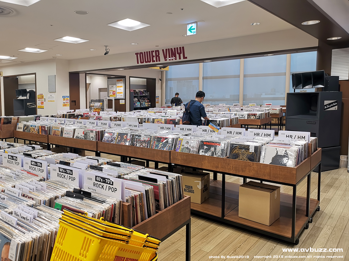 Shinjuku tower records 018