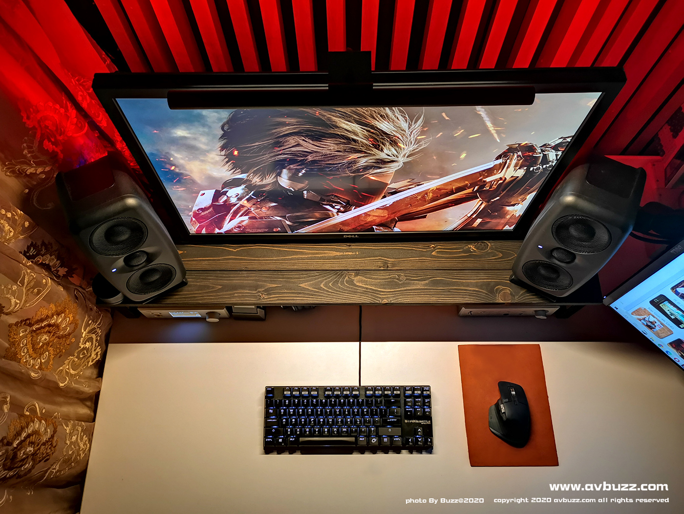 avbuzz.com-1000060988