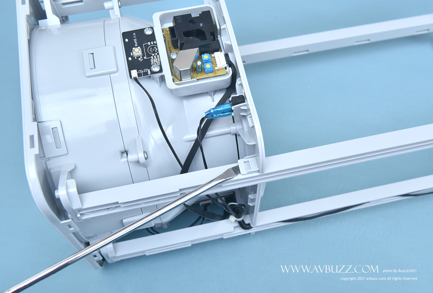 avbuzz-U43004006