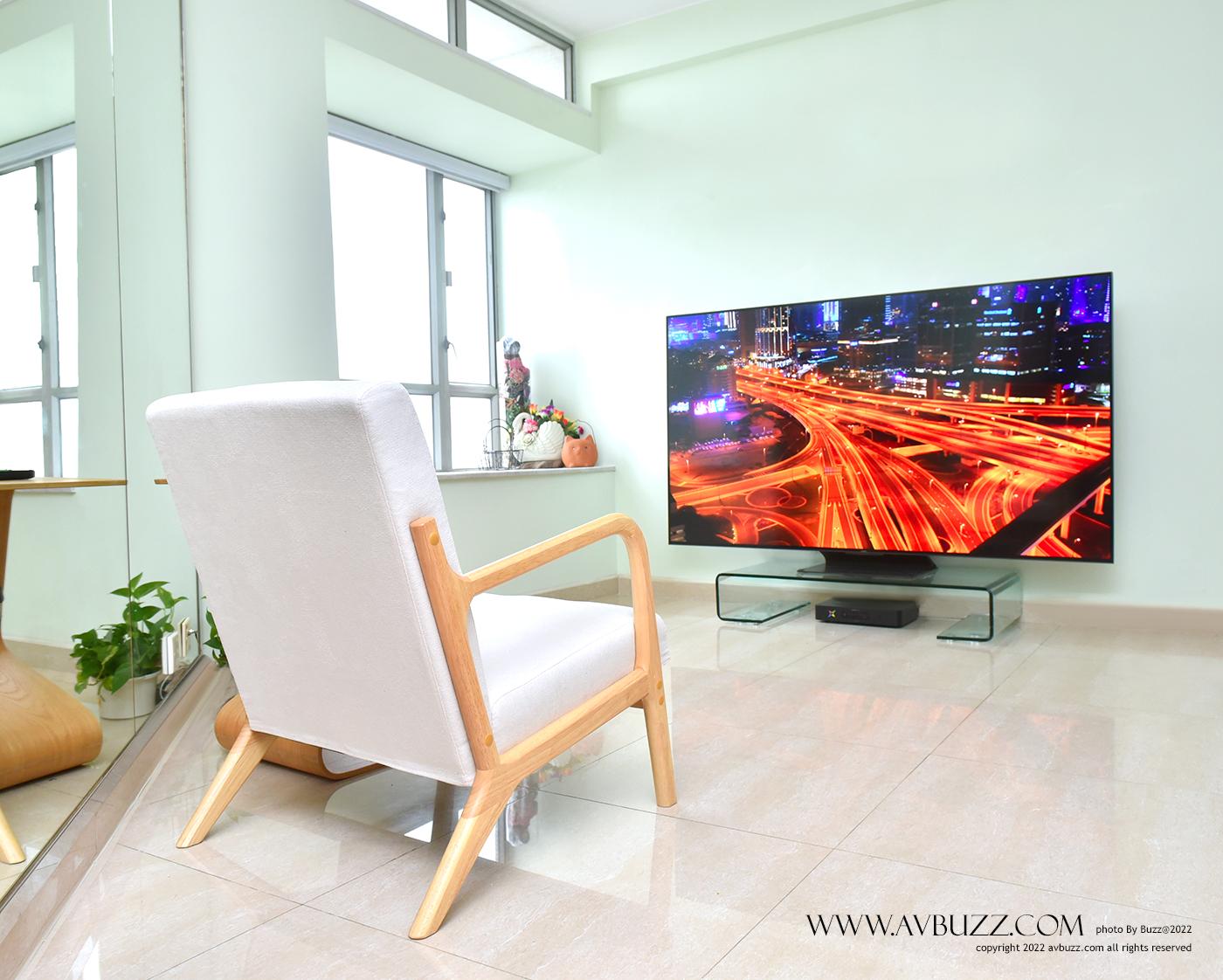 mitv6-75-avbuzz-B030011