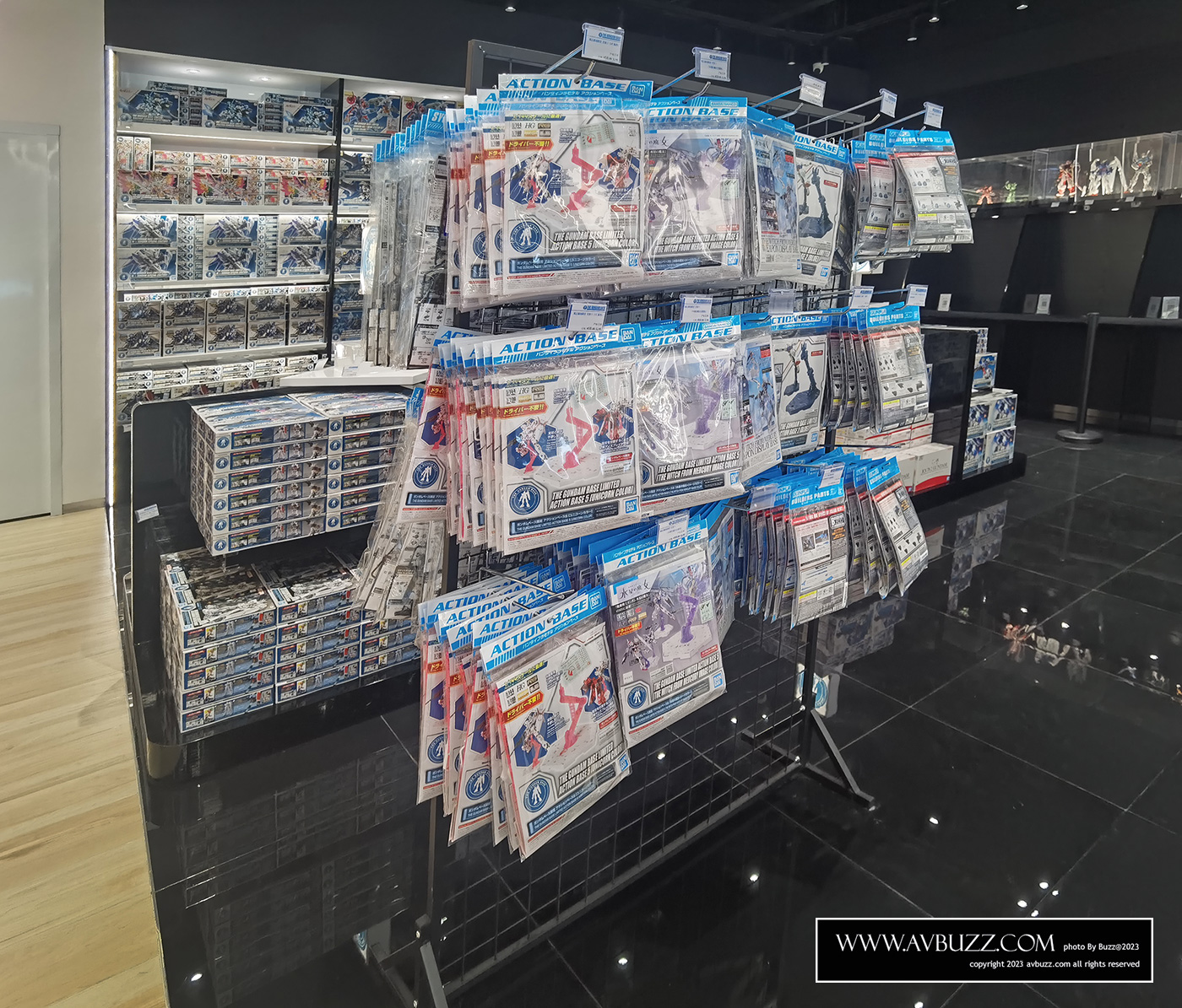 Gundam-Base-153412