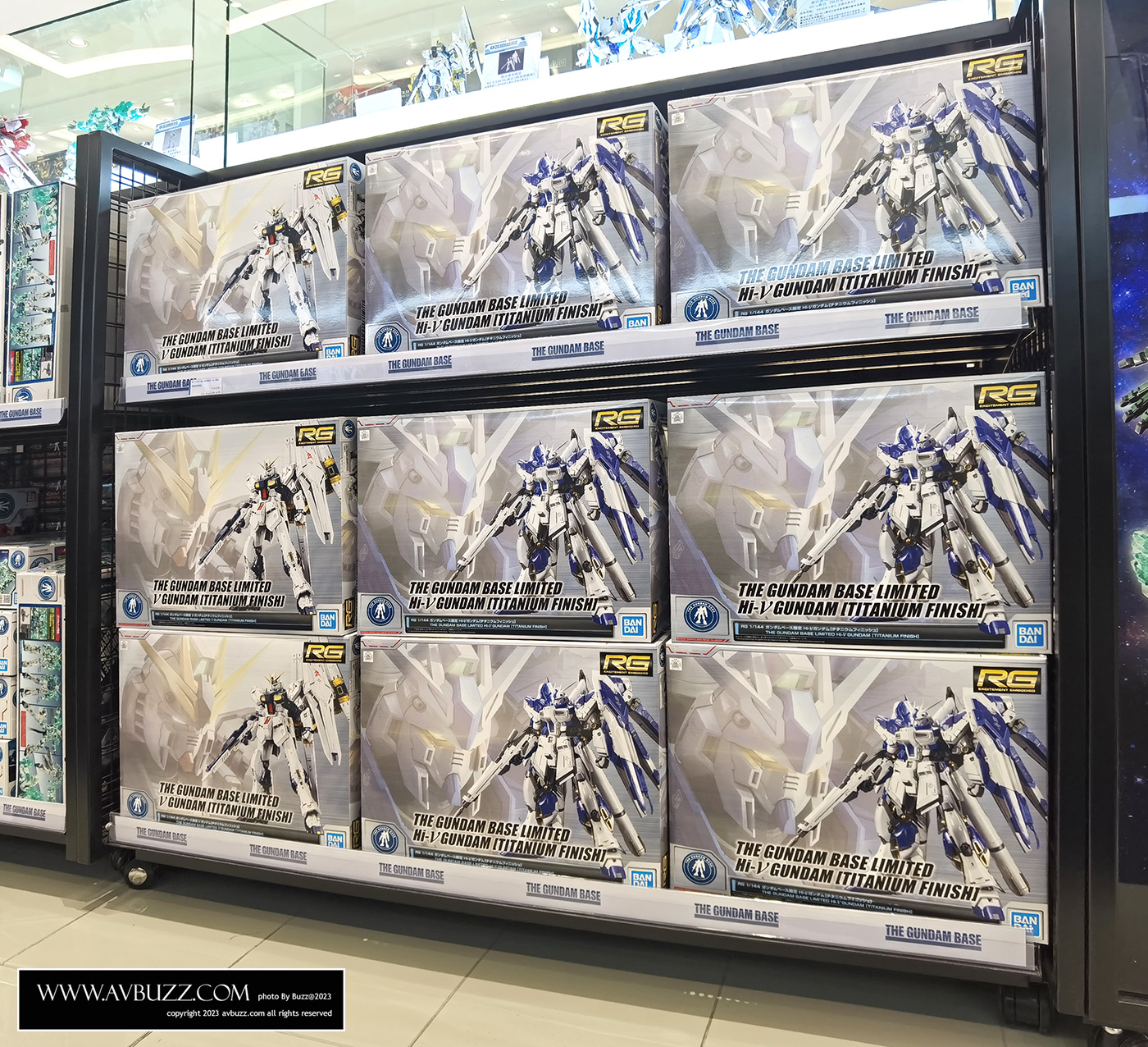 Gundam-Base-270.jpg