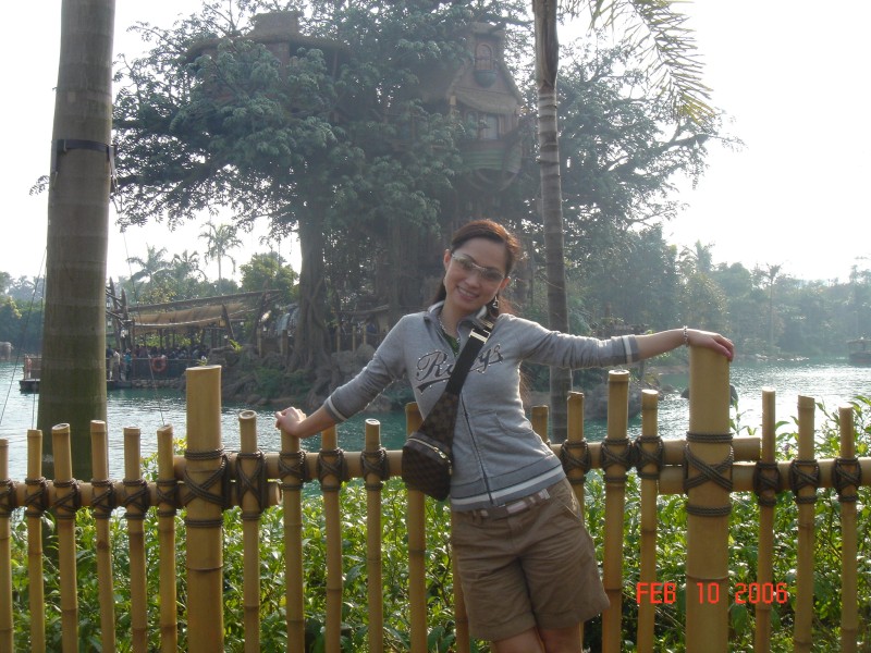 DISNEY LAND
